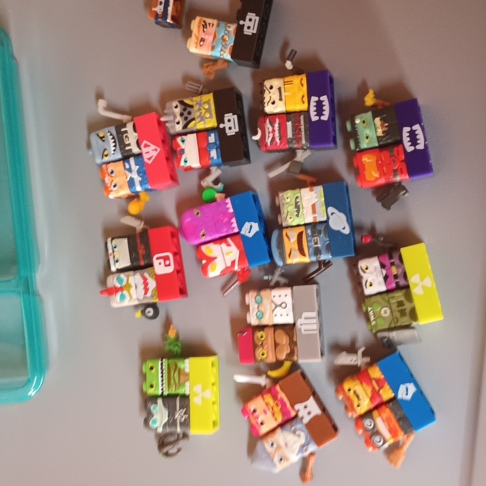 25 SickBricks Characters w/Case